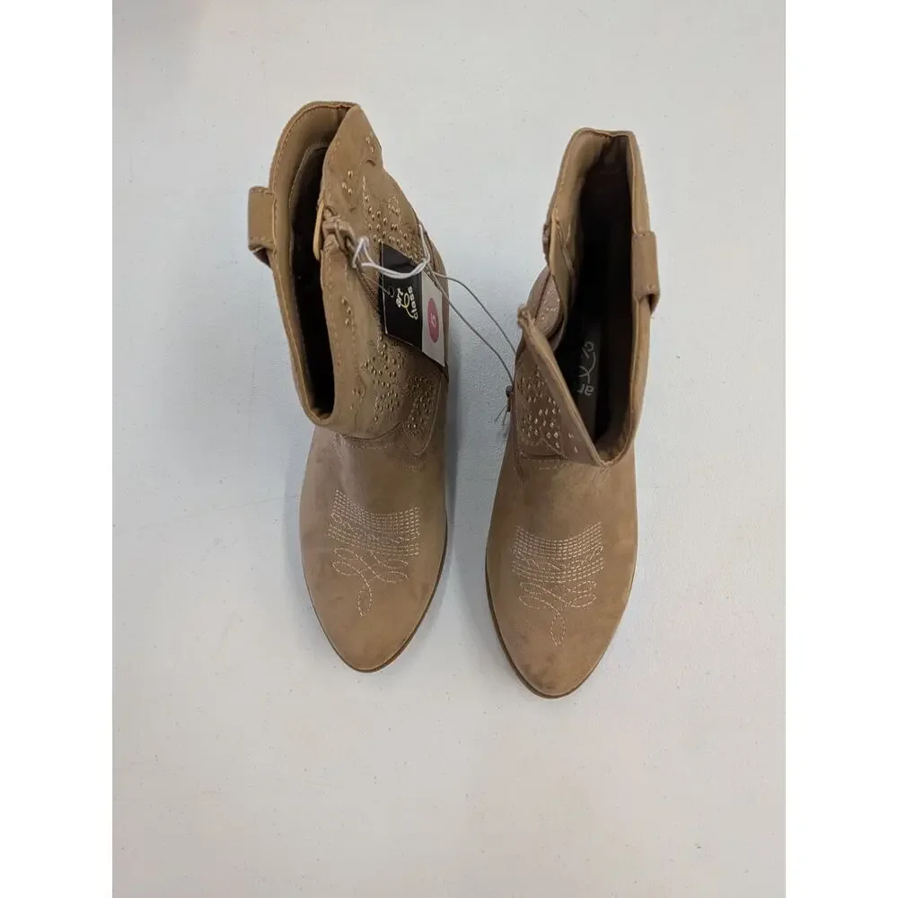 Class Club Girls Western Ankle Boots Tan Faux Suede Studded Booties Size 5